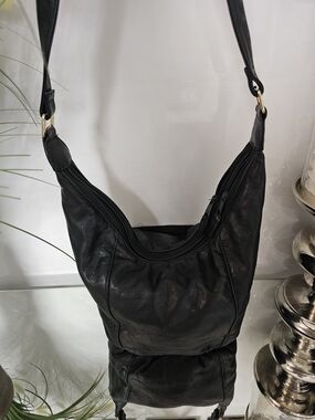 Conway Classics  LISA LOREN Elegant Black Leather Bag with Adjustable Strap